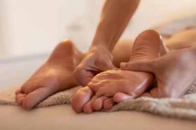 Massage Chân Chuyên Sâu